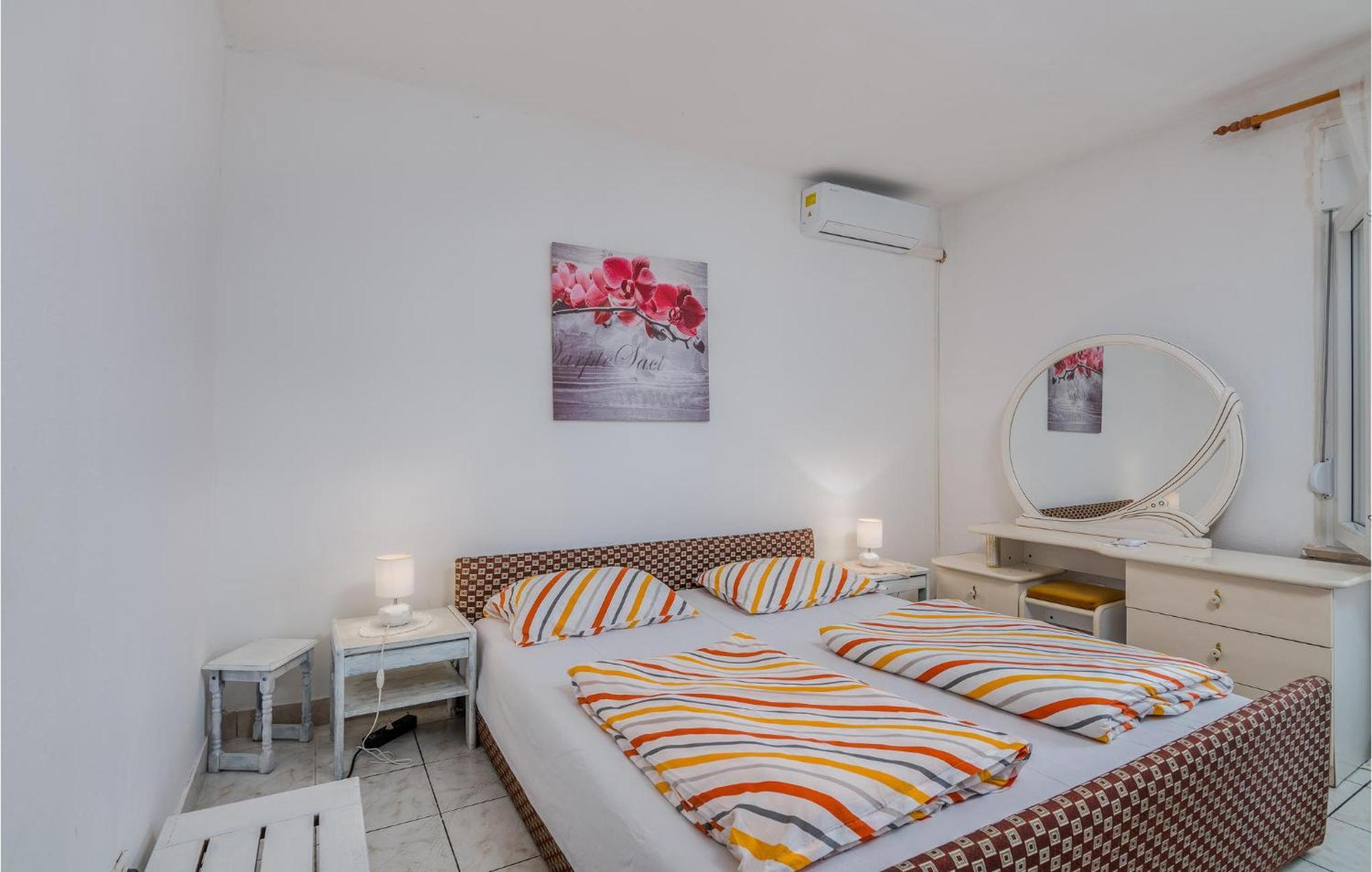 Lovely Apartment In Stara Baska 1 With Kitchen Dış mekan fotoğraf